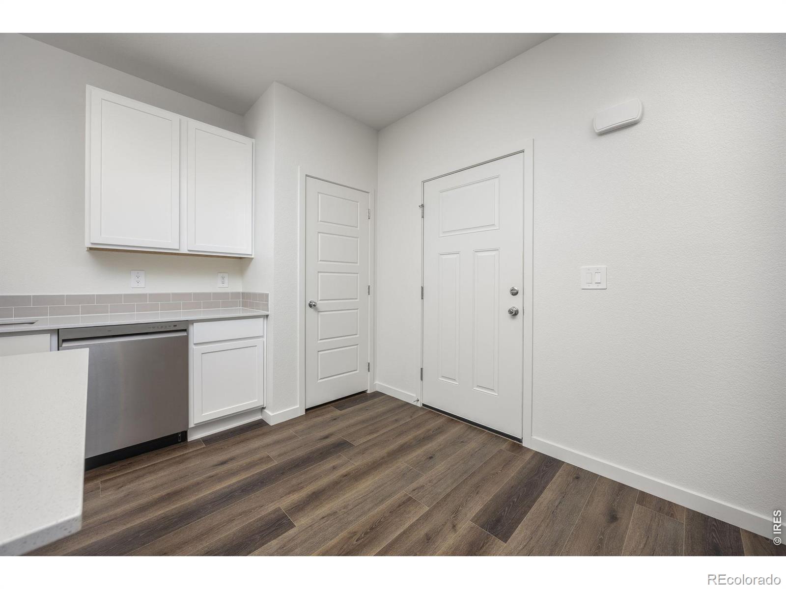MLS Image #4 for 315  condor way,johnstown, Colorado