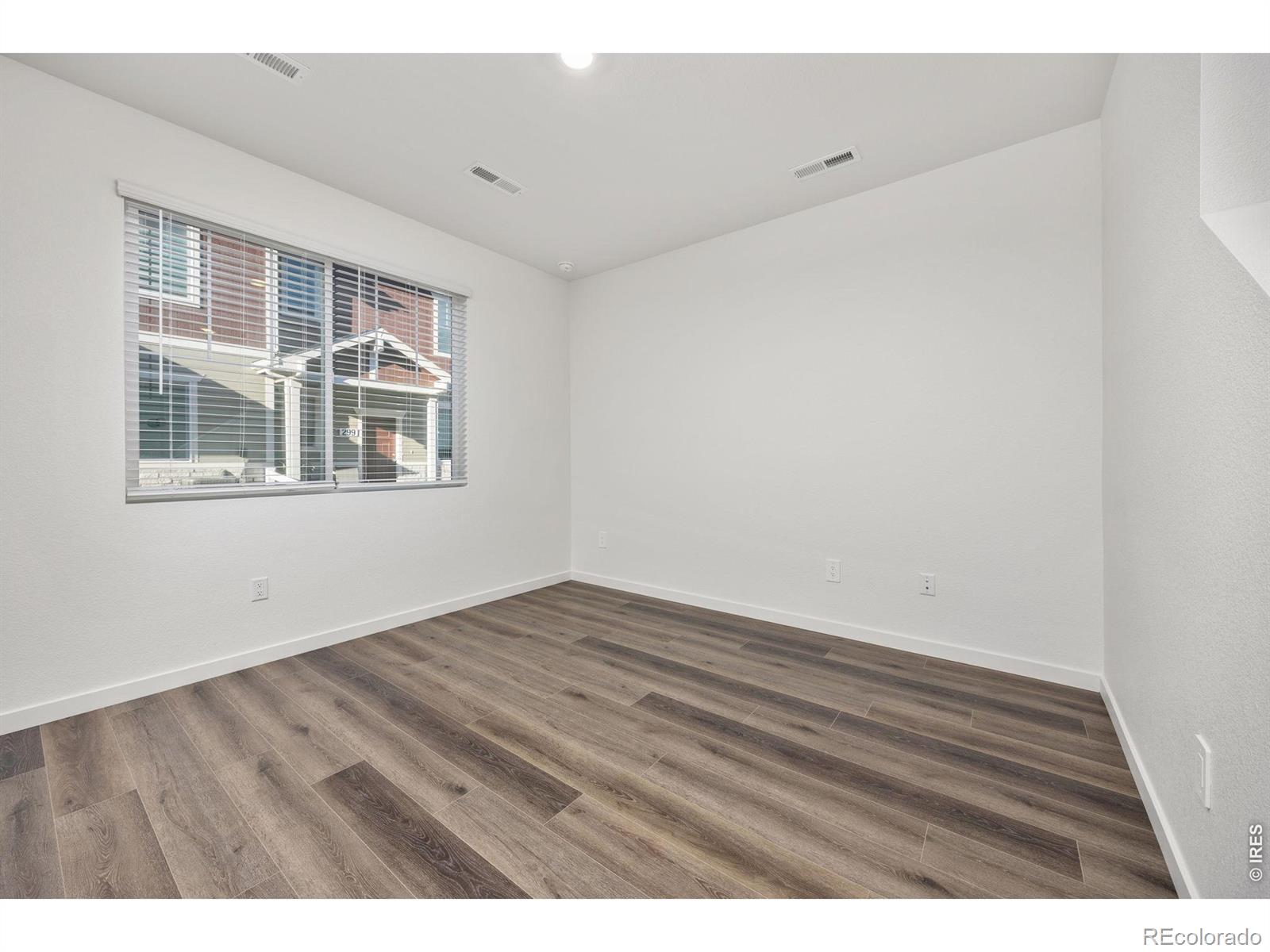 MLS Image #5 for 315  condor way,johnstown, Colorado