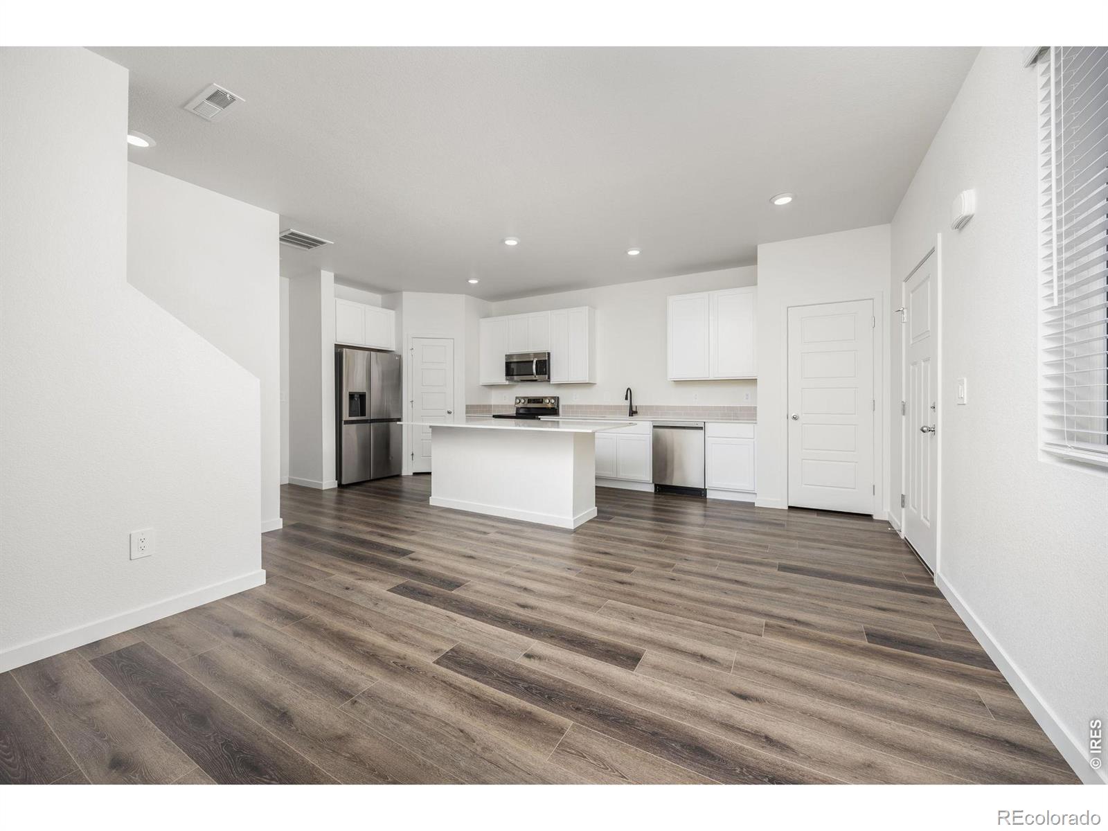 MLS Image #6 for 315  condor way,johnstown, Colorado