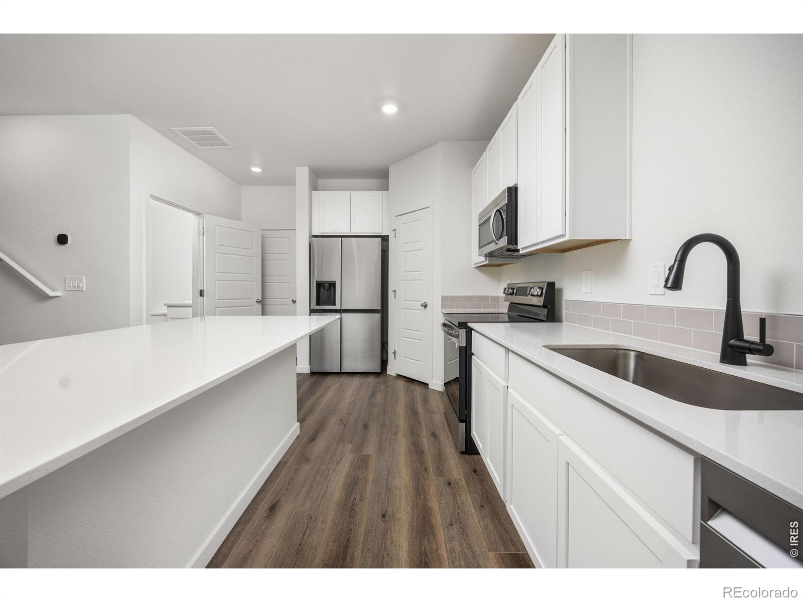 MLS Image #8 for 315  condor way,johnstown, Colorado