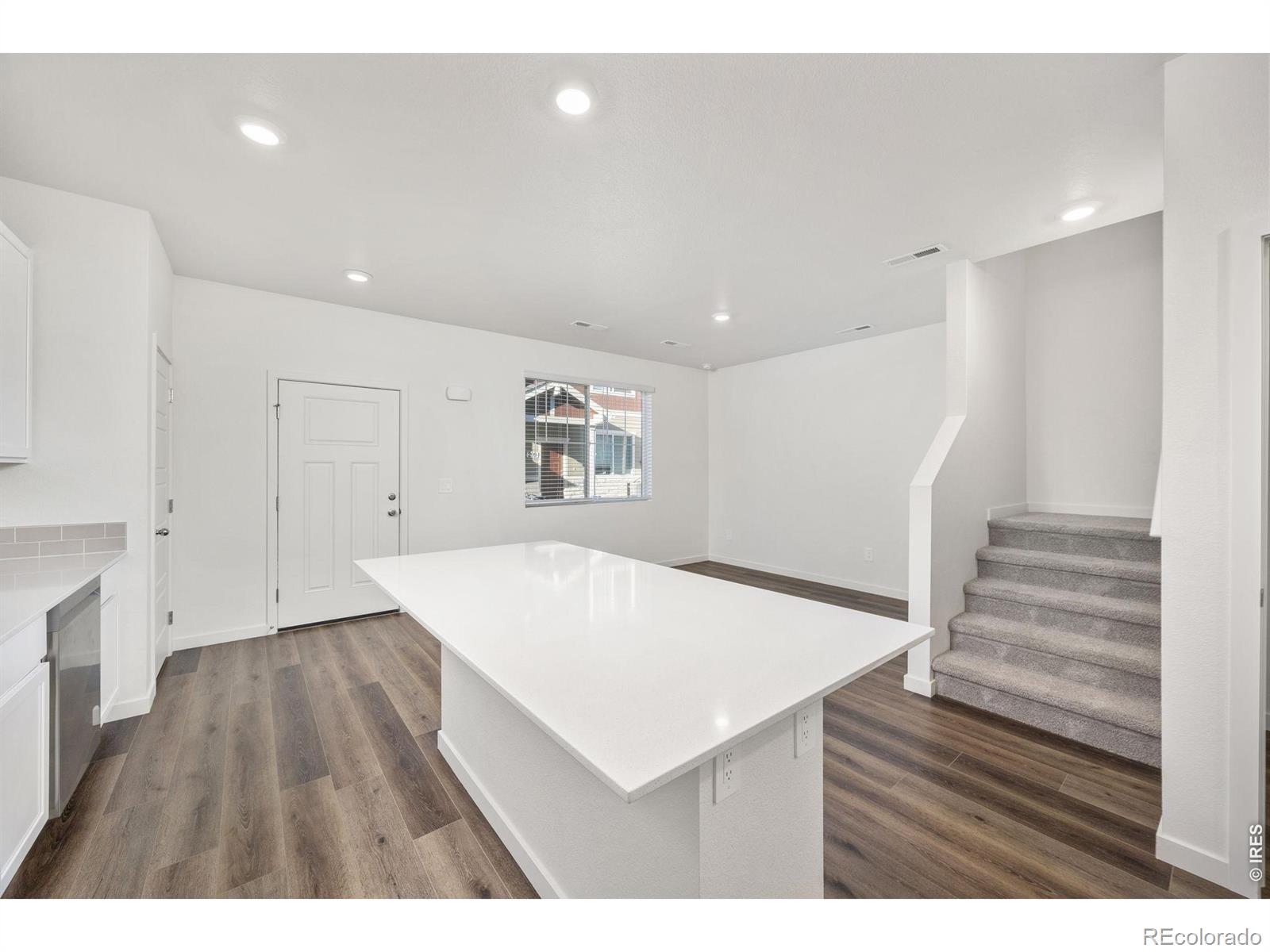 MLS Image #9 for 315  condor way,johnstown, Colorado