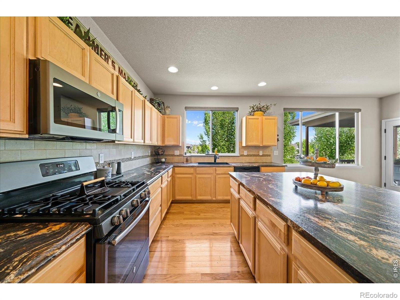 MLS Image #3 for 912  barn yard drive,windsor, Colorado