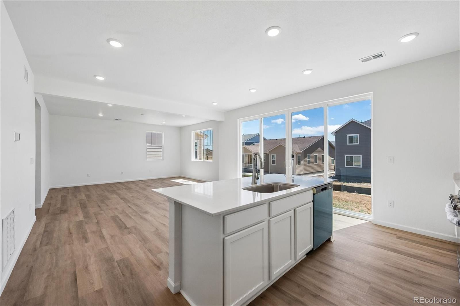 MLS Image #11 for 24776 e 41st avenue,aurora, Colorado