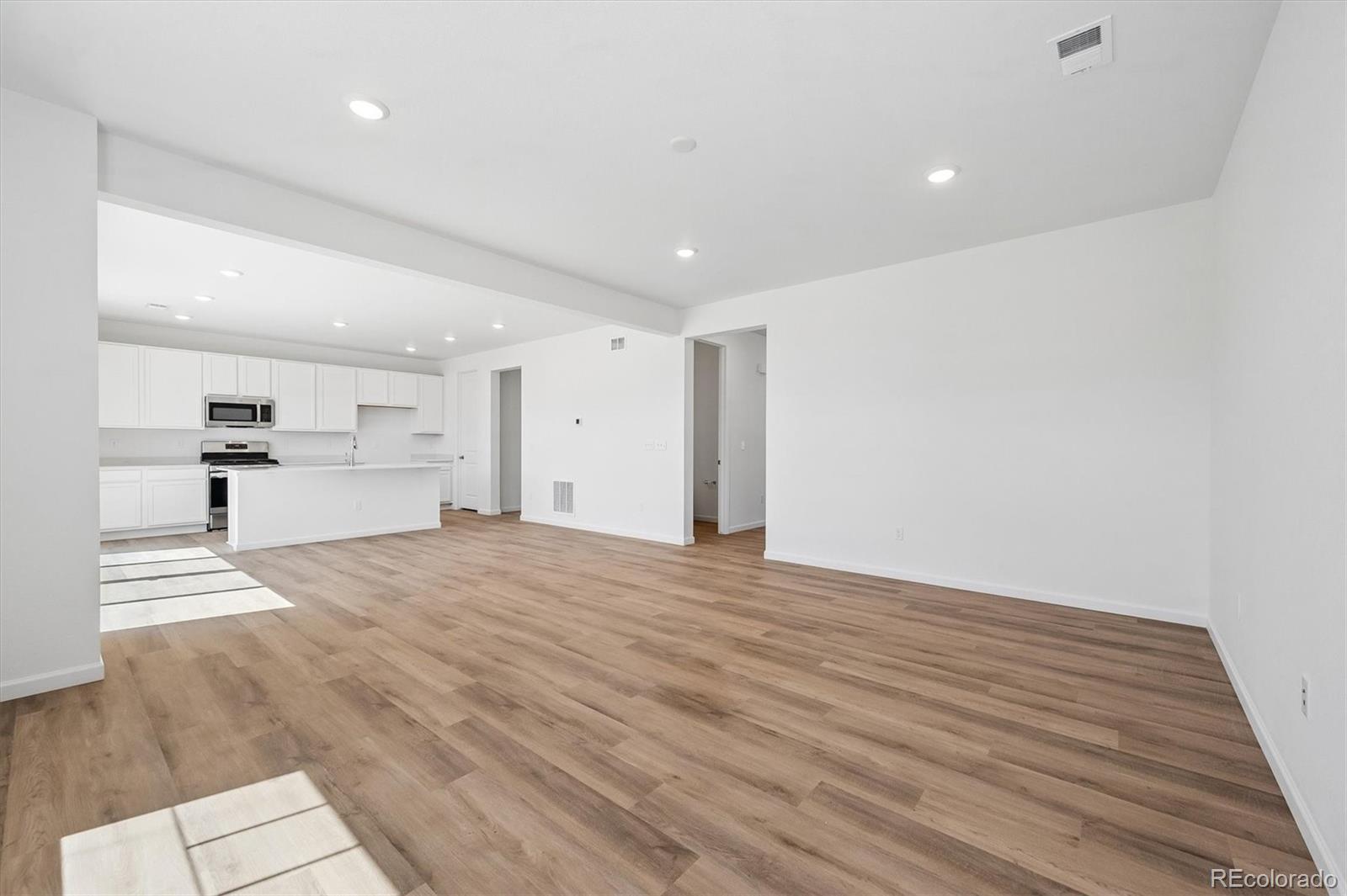 MLS Image #6 for 24776 e 41st avenue,aurora, Colorado