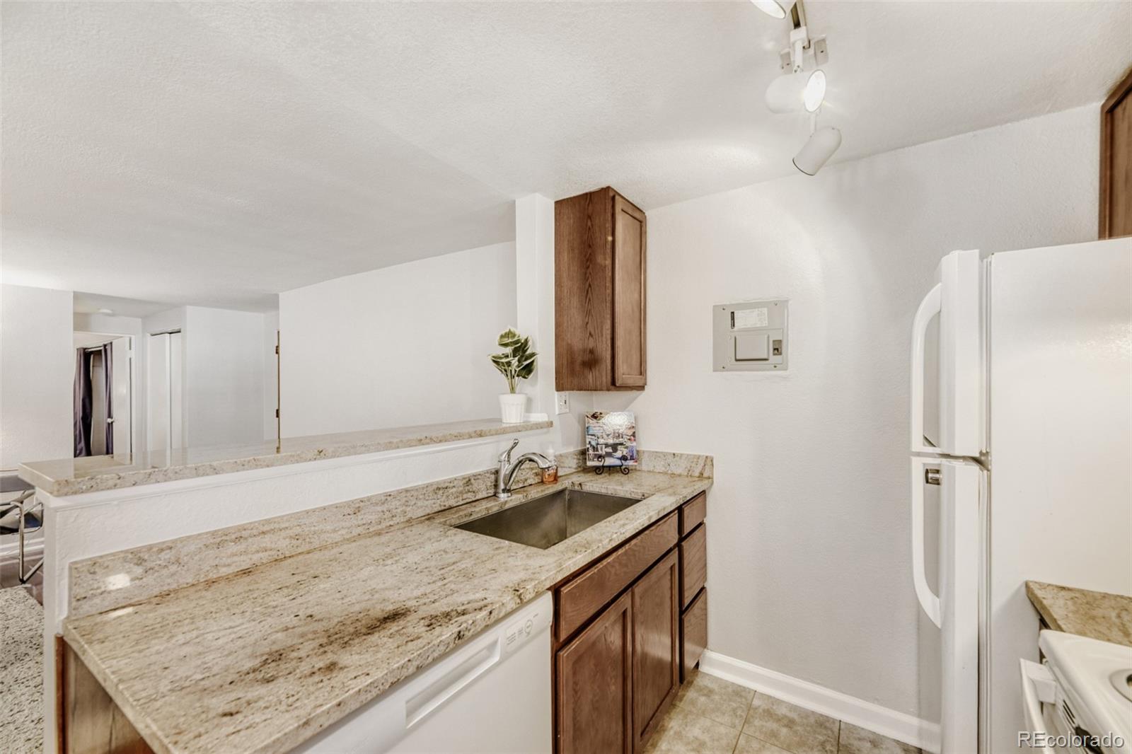 MLS Image #5 for 200  sherman street 1,denver, Colorado