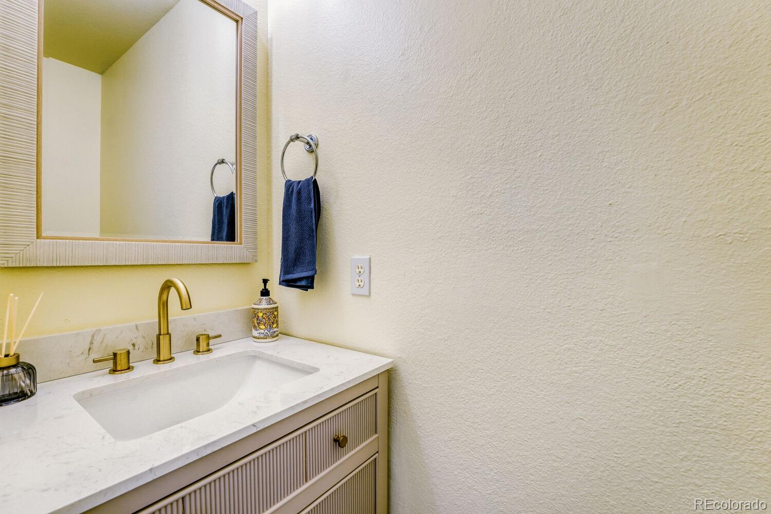 MLS Image #4 for 14486 e hawaii circle b,aurora, Colorado