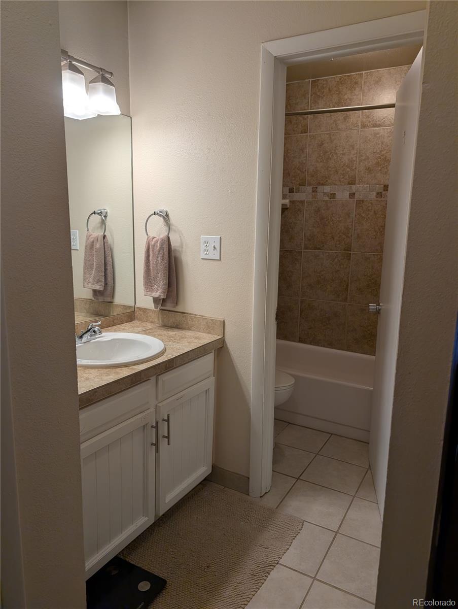 MLS Image #14 for 5995 e iliff avenue,denver, Colorado