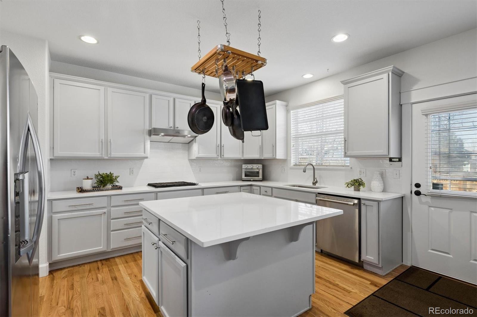 MLS Image #10 for 8775 e 28th avenue,denver, Colorado