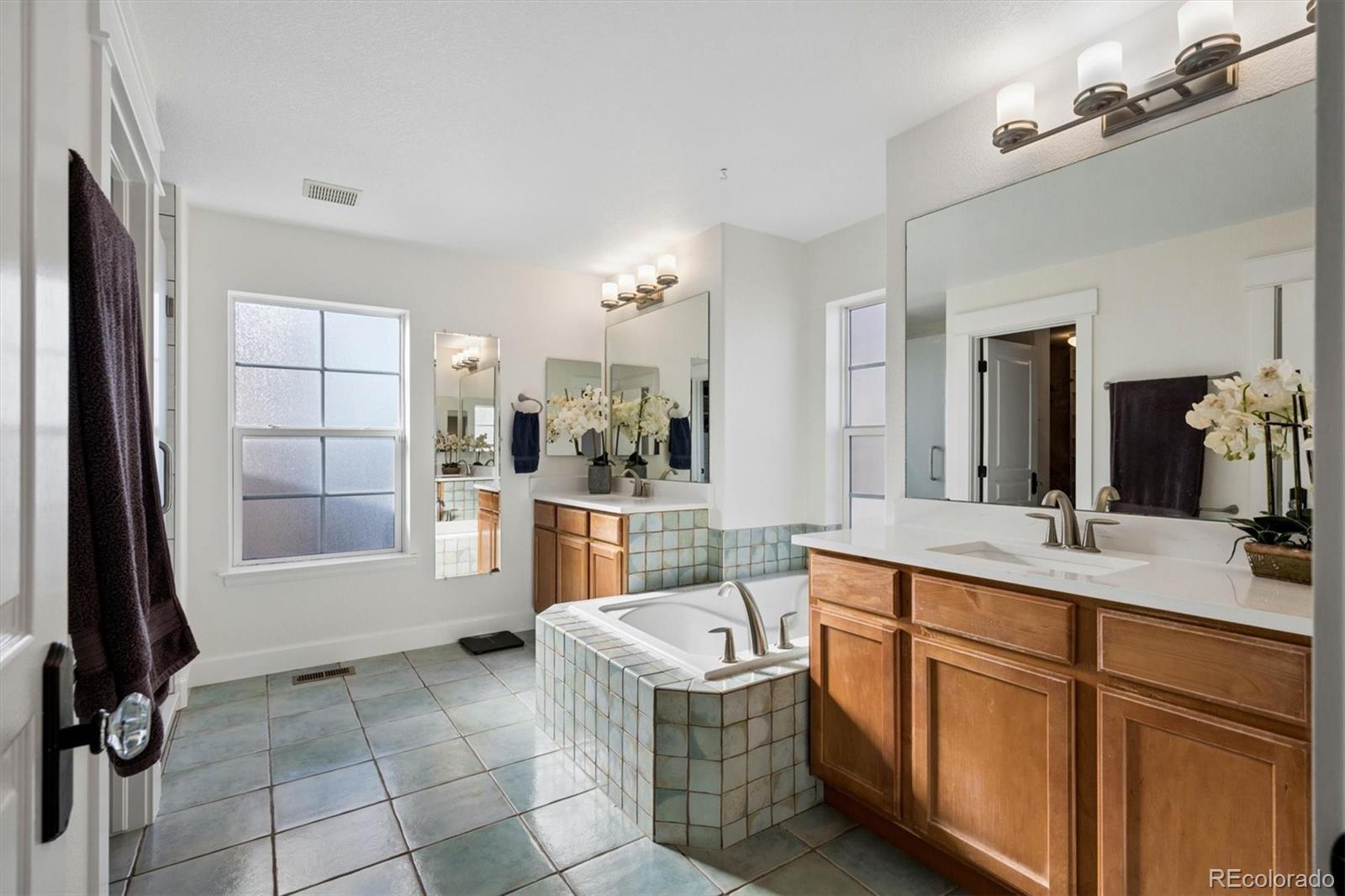 MLS Image #20 for 8775 e 28th avenue,denver, Colorado