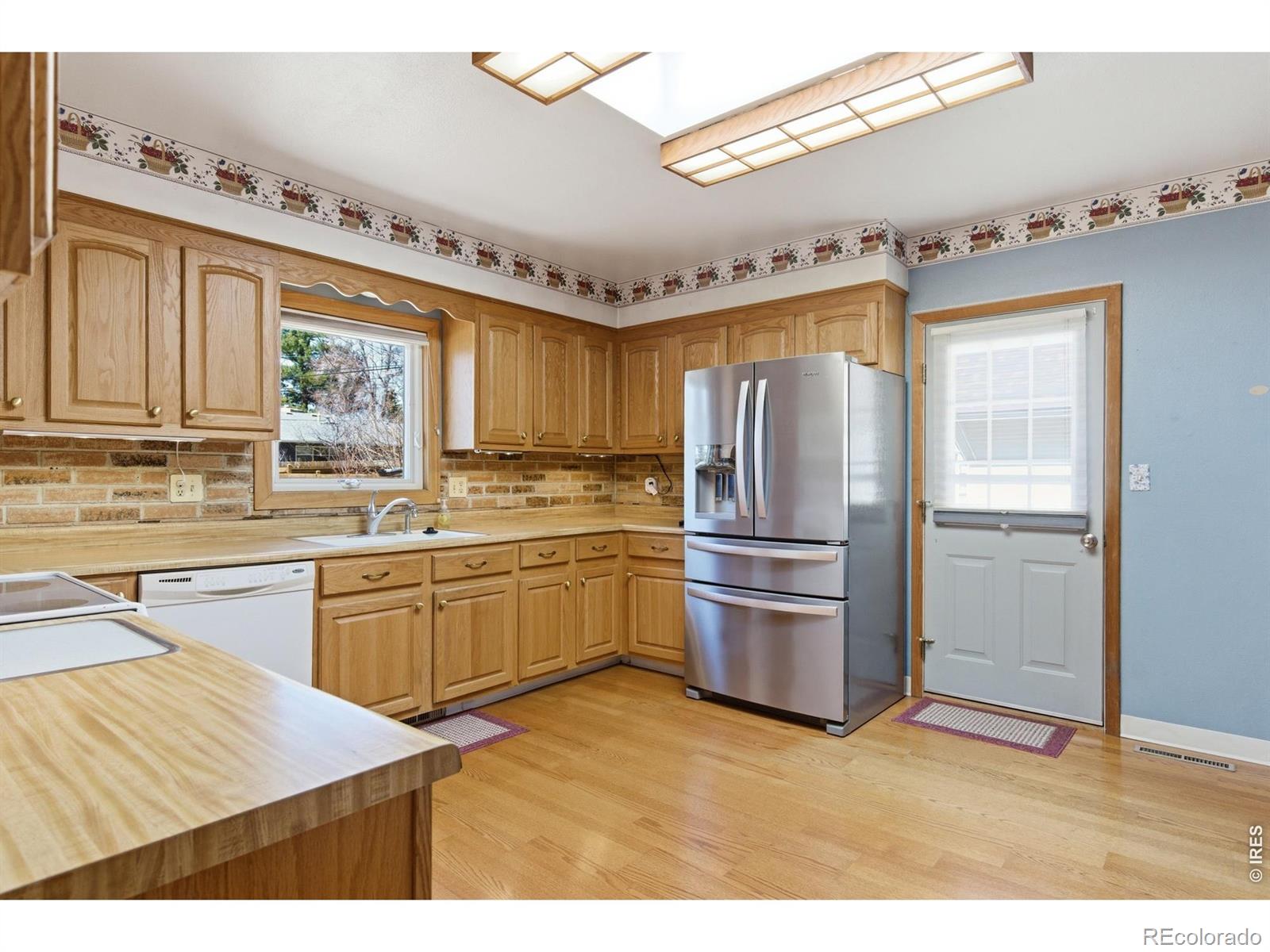 MLS Image #4 for 1143  harrison avenue,loveland, Colorado