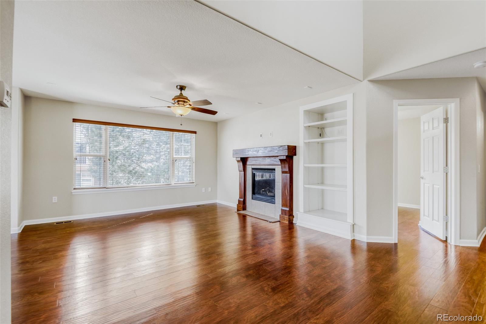 MLS Image #3 for 7621 s quatar way,aurora, Colorado