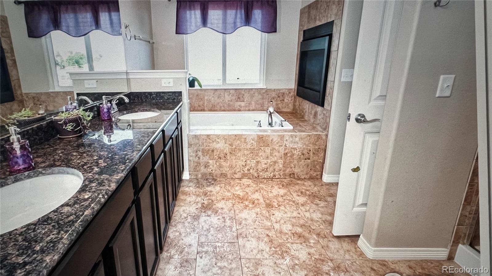 MLS Image #16 for 533  wrangell lane,berthoud, Colorado