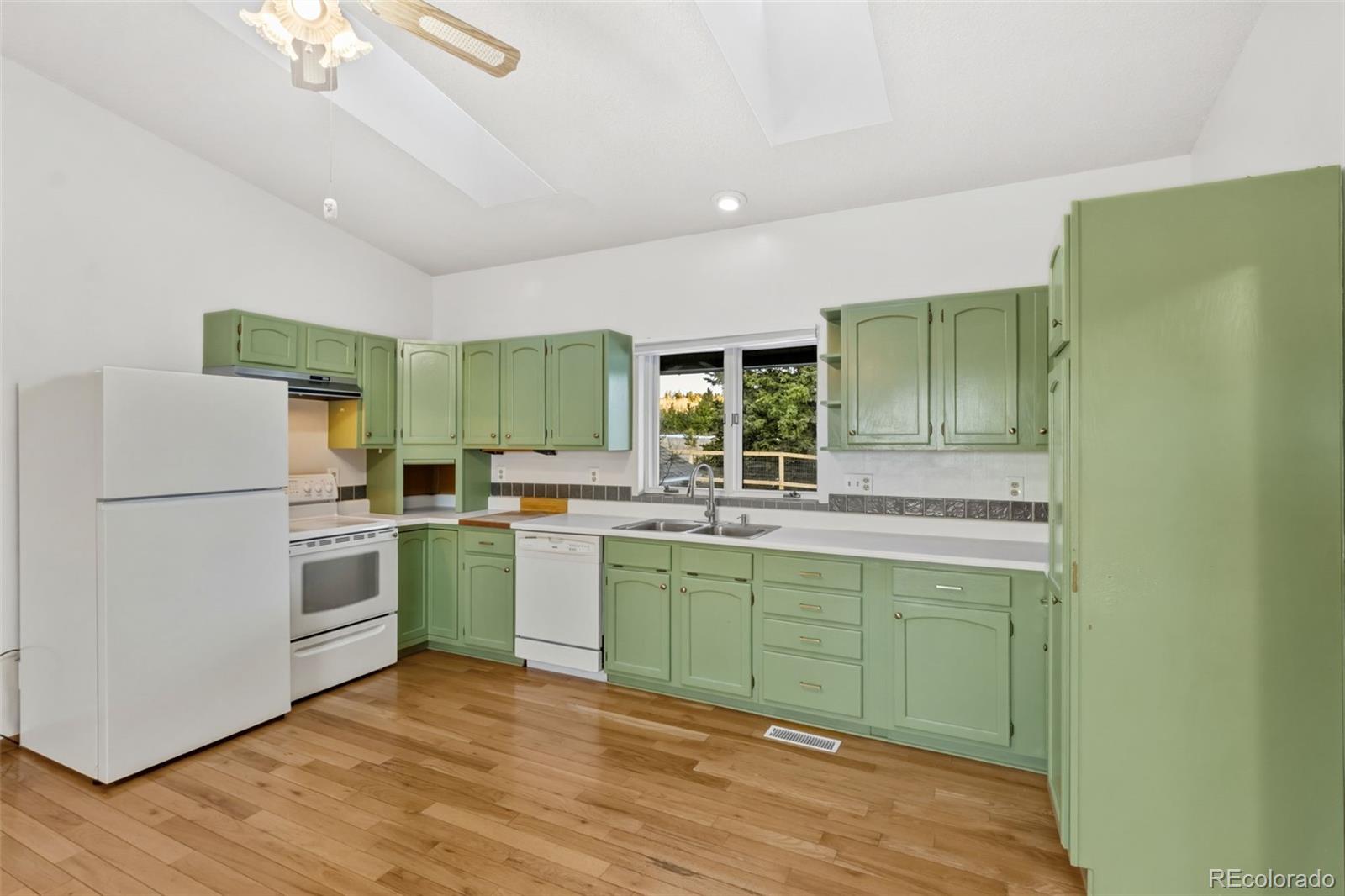 MLS Image #13 for 1014  elfin glen drive,divide, Colorado