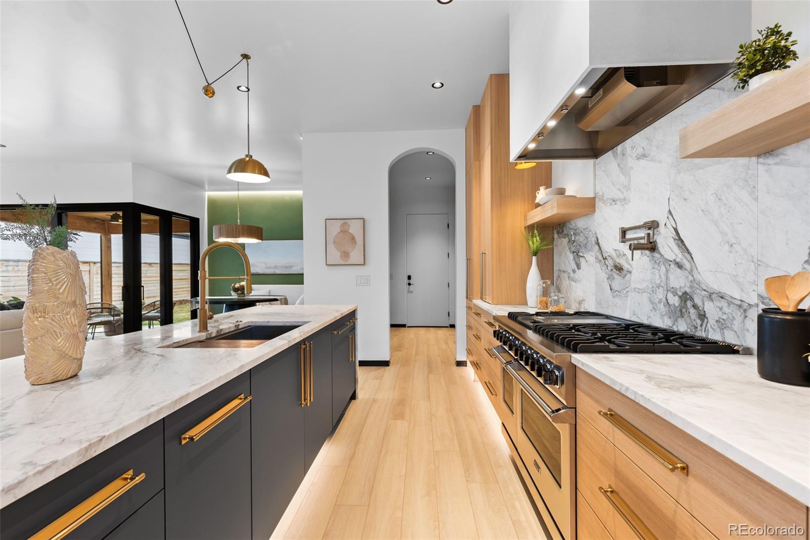 MLS Image #13 for 1525 s milwaukee street,denver, Colorado
