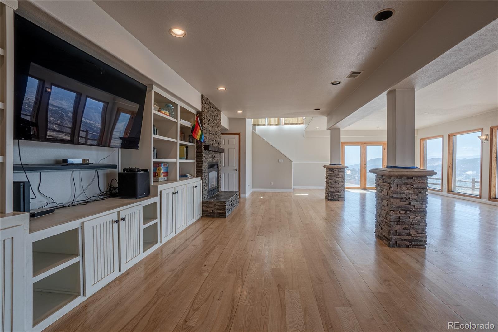 MLS Image #34 for 952  steamboat valley road,lyons, Colorado