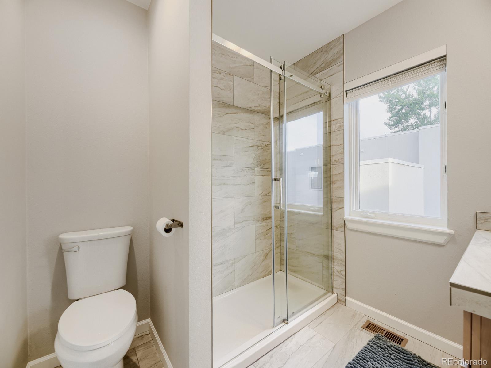 MLS Image #18 for 790 n clarkson street,denver, Colorado