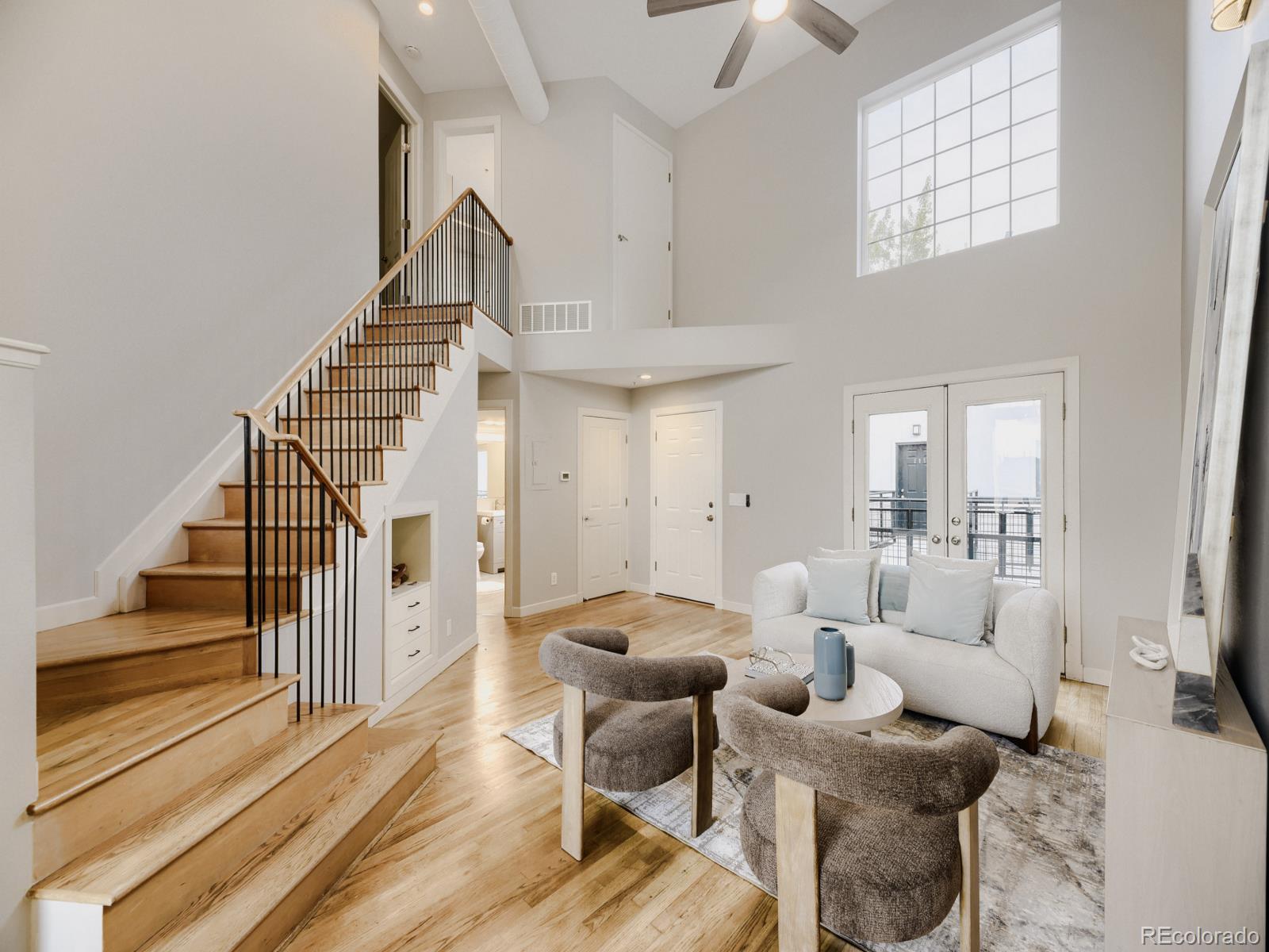 MLS Image #4 for 790 n clarkson street,denver, Colorado