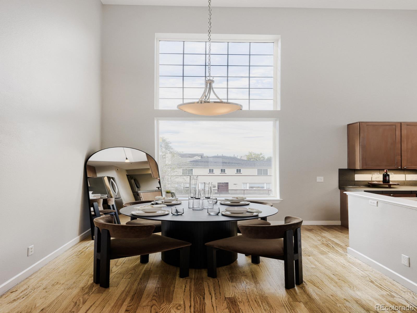 MLS Image #8 for 790 n clarkson street,denver, Colorado