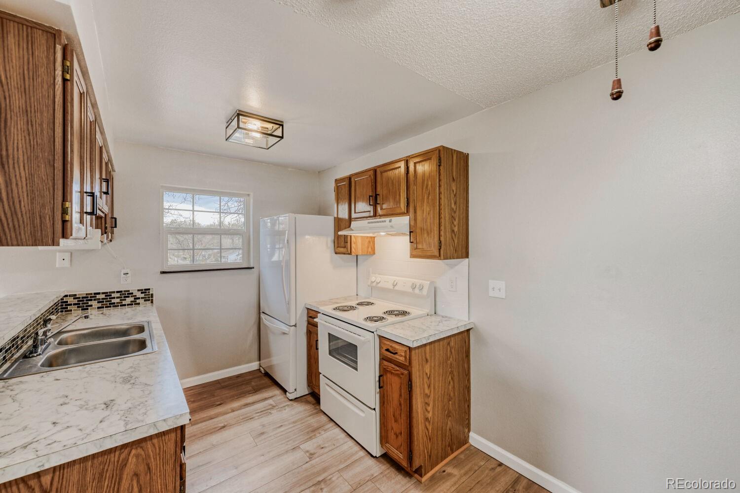 MLS Image #12 for 2450  palmer park boulevard,colorado springs, Colorado