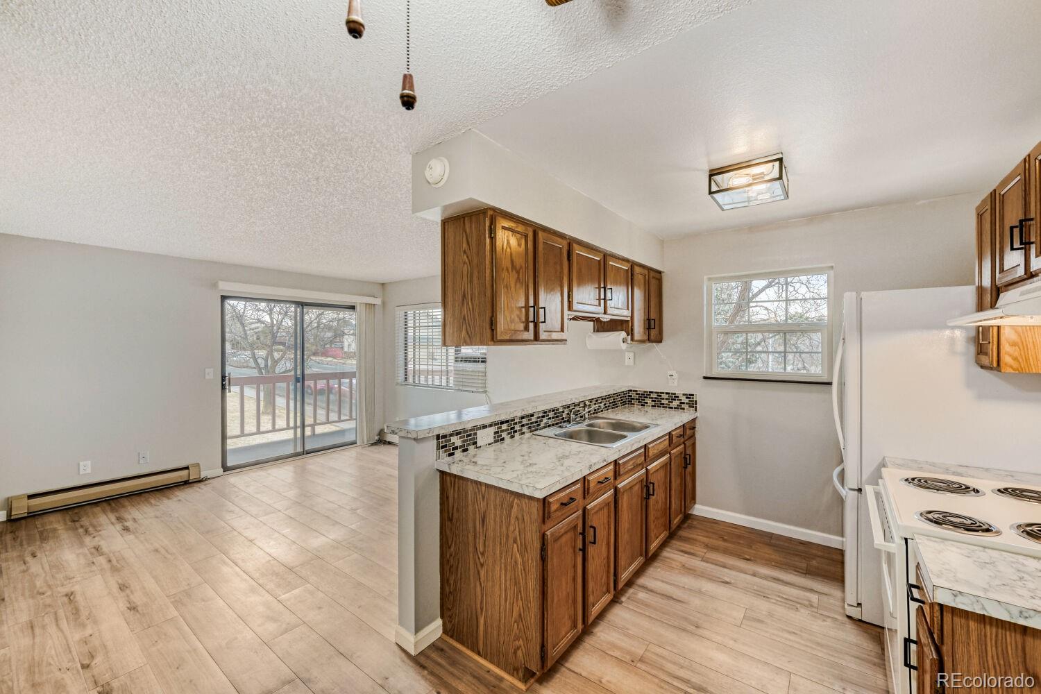 MLS Image #14 for 2450  palmer park boulevard,colorado springs, Colorado