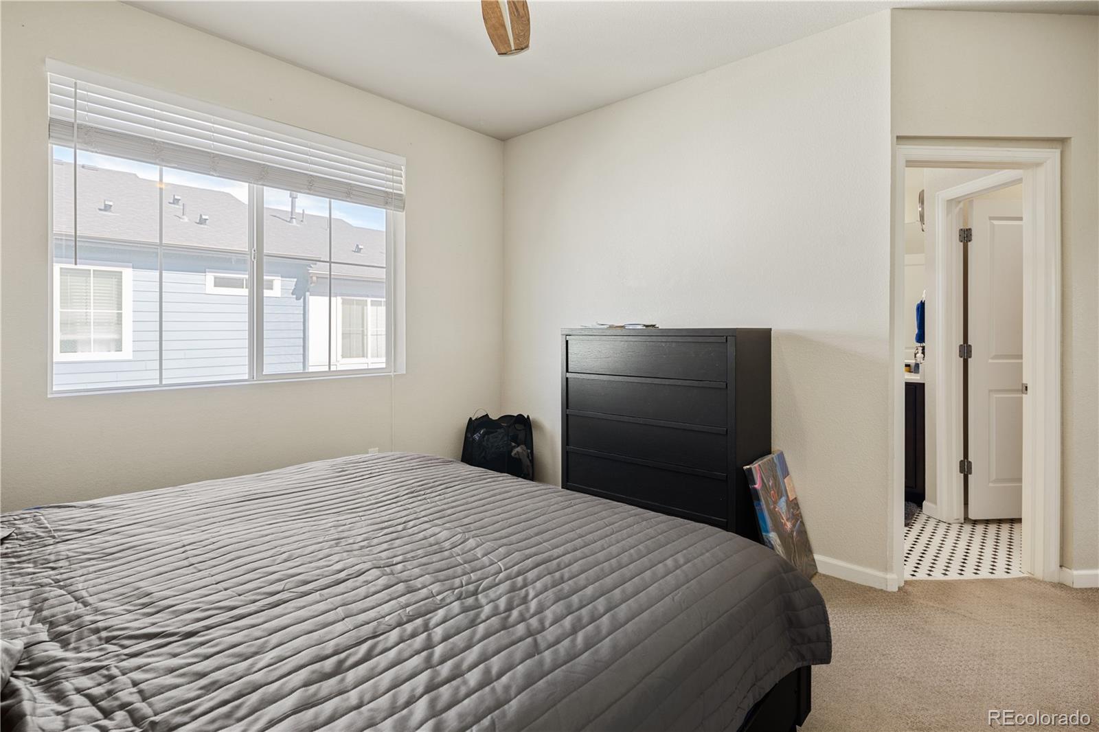 MLS Image #13 for 8025 e 21st avenue,denver, Colorado