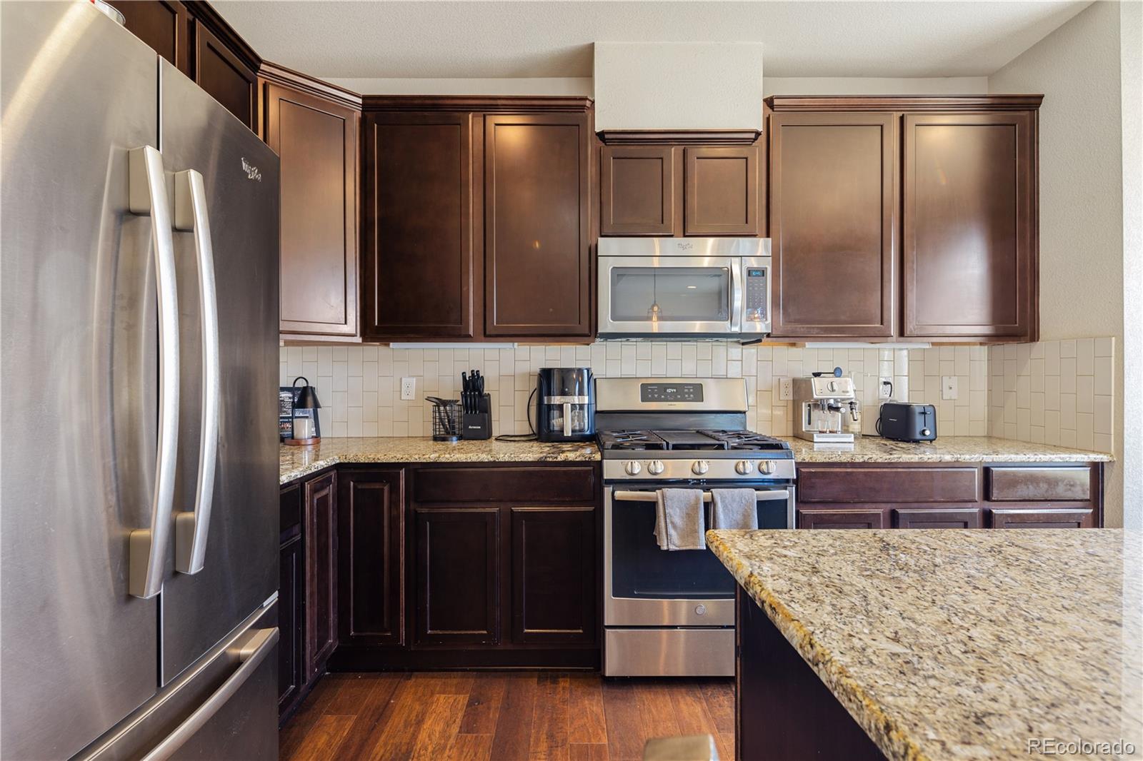 MLS Image #6 for 8025 e 21st avenue,denver, Colorado