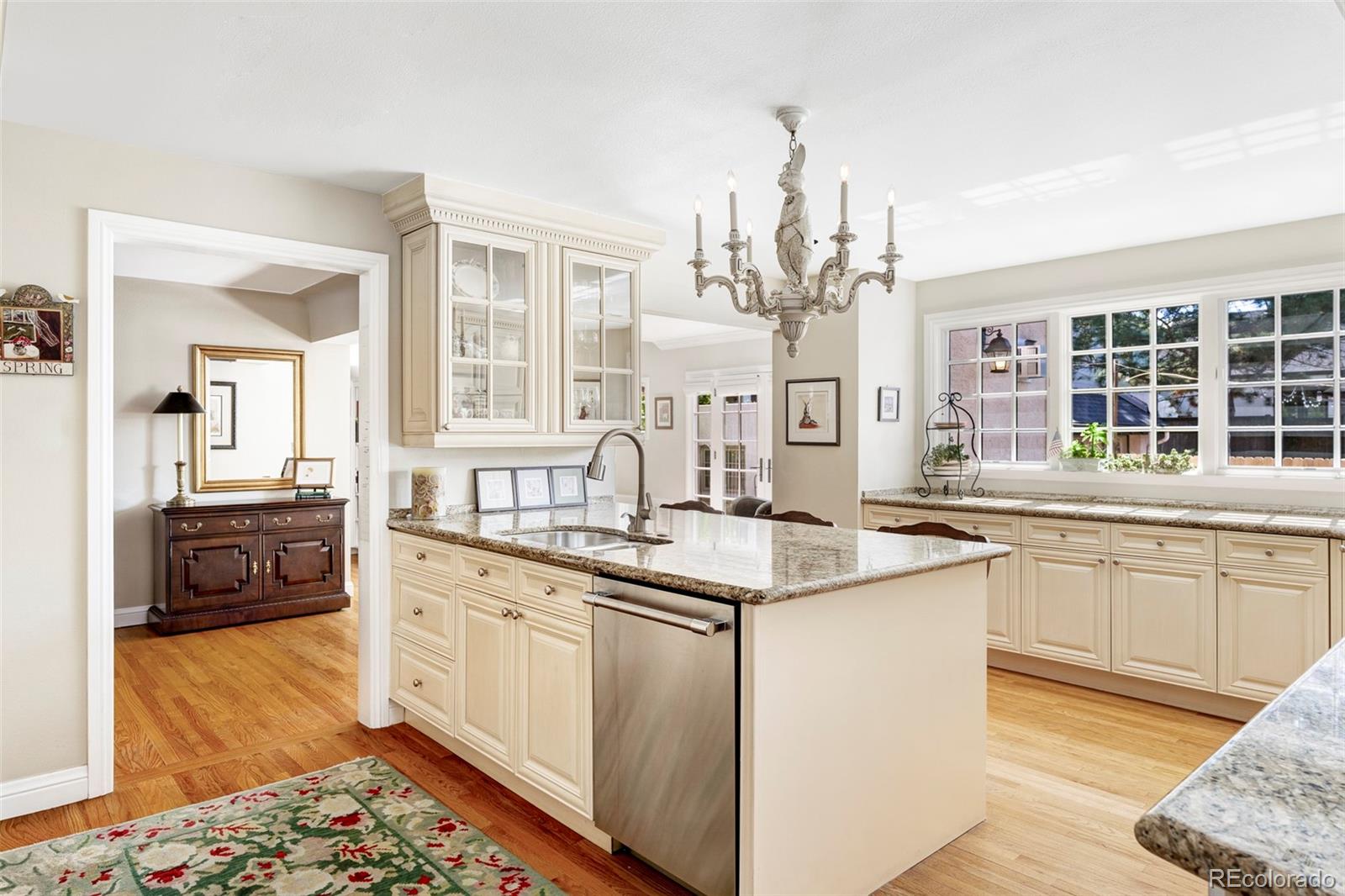 MLS Image #11 for 950 s elizabeth street,denver, Colorado