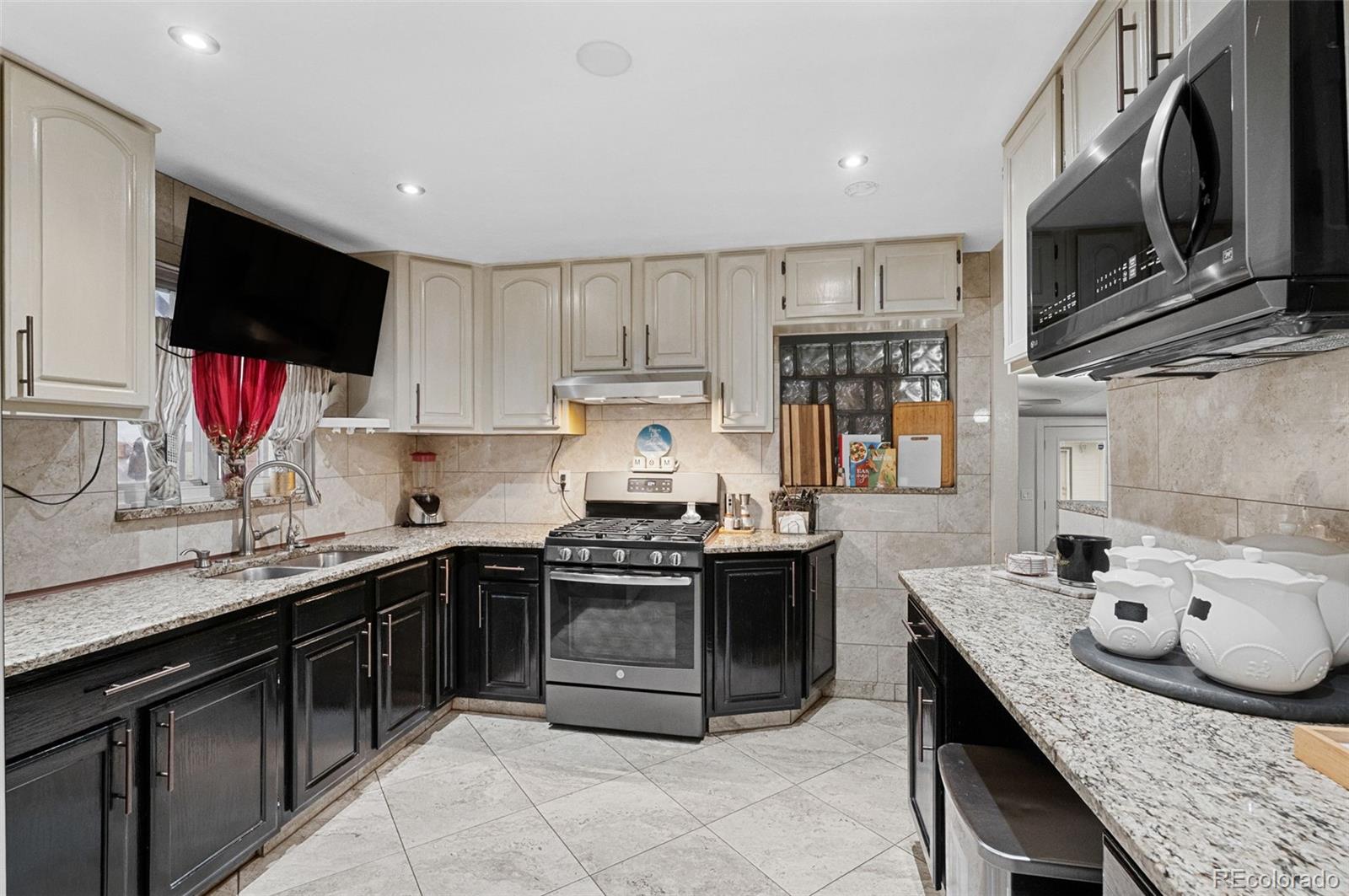 MLS Image #10 for 3017  cimarron street,aurora, Colorado
