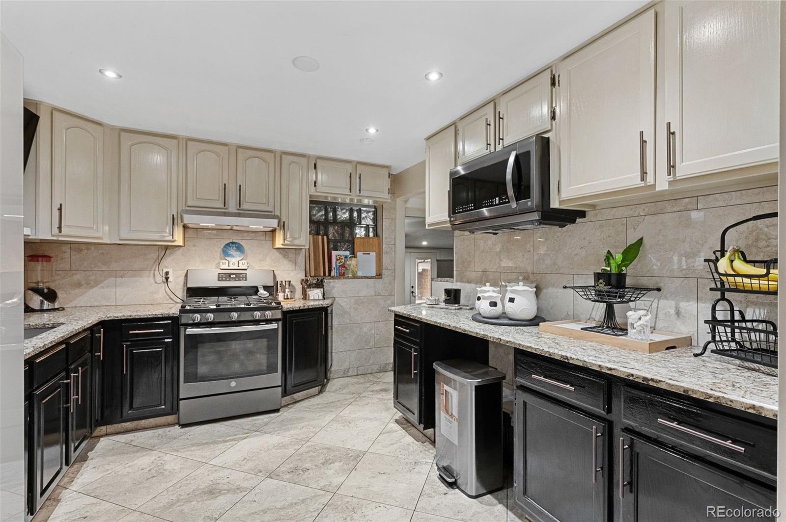 MLS Image #12 for 3017  cimarron street,aurora, Colorado