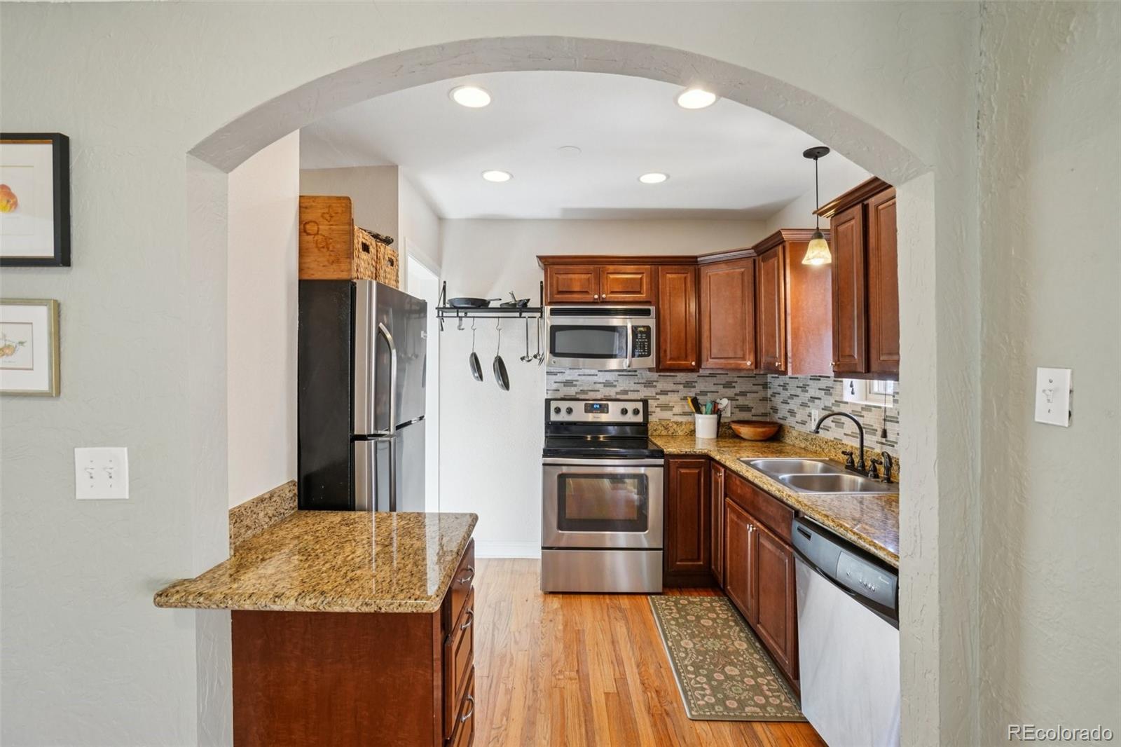 MLS Image #10 for 1525  holly street,denver, Colorado
