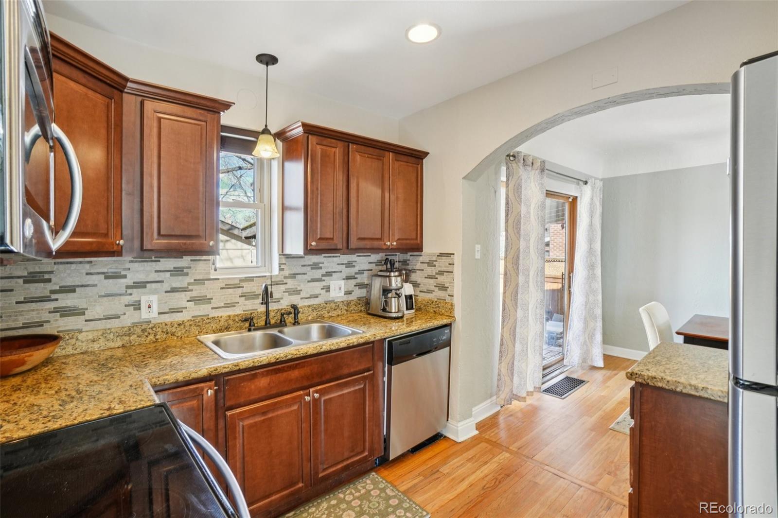 MLS Image #11 for 1525  holly street,denver, Colorado