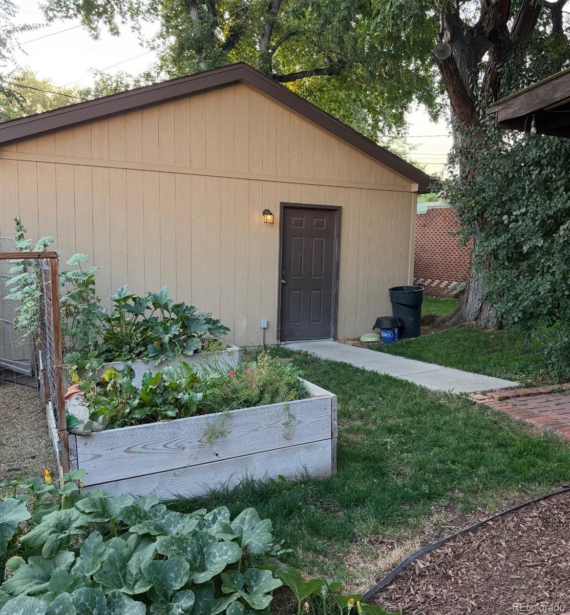 MLS Image #33 for 1525  holly street,denver, Colorado