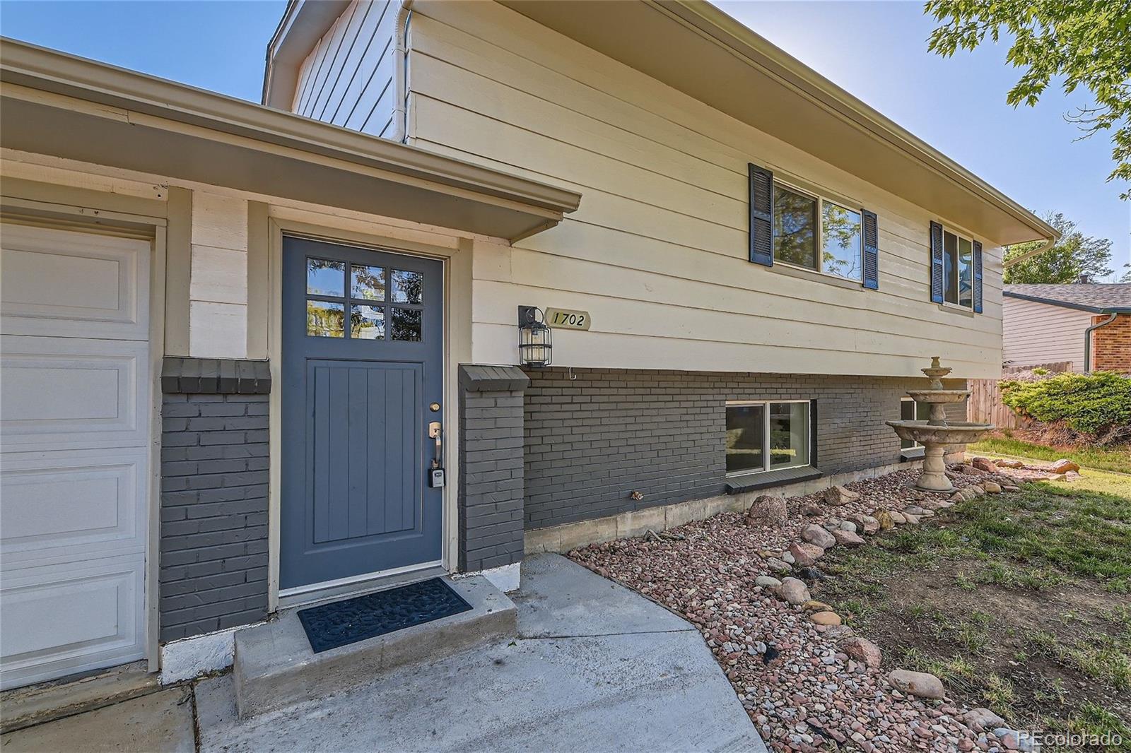 MLS Image #2 for 1702 s naples street,aurora, Colorado