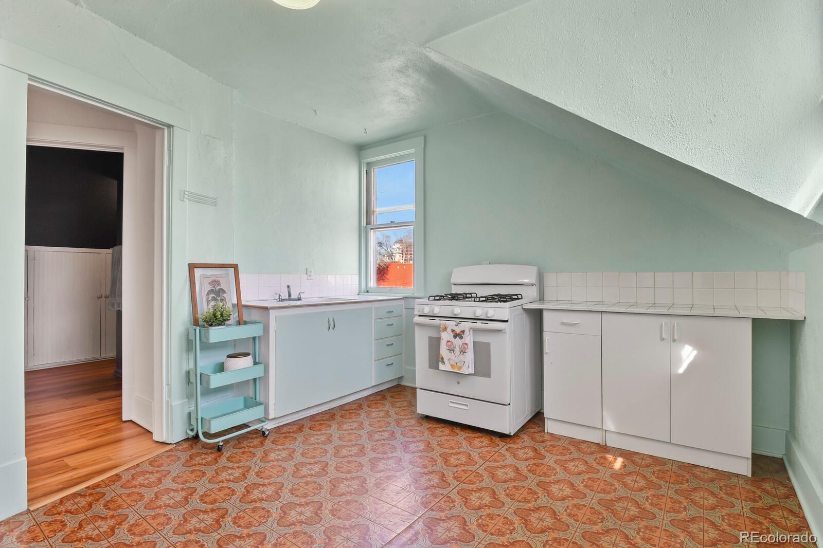 MLS Image #22 for 312 e cimarron street,colorado springs, Colorado