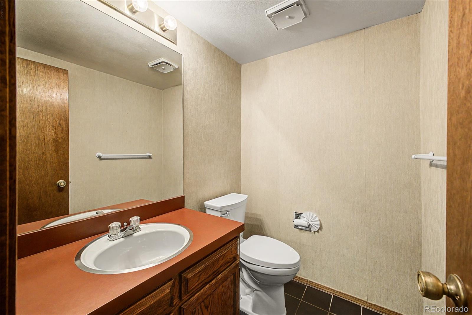 MLS Image #22 for 12933 w 3rd place,lakewood, Colorado