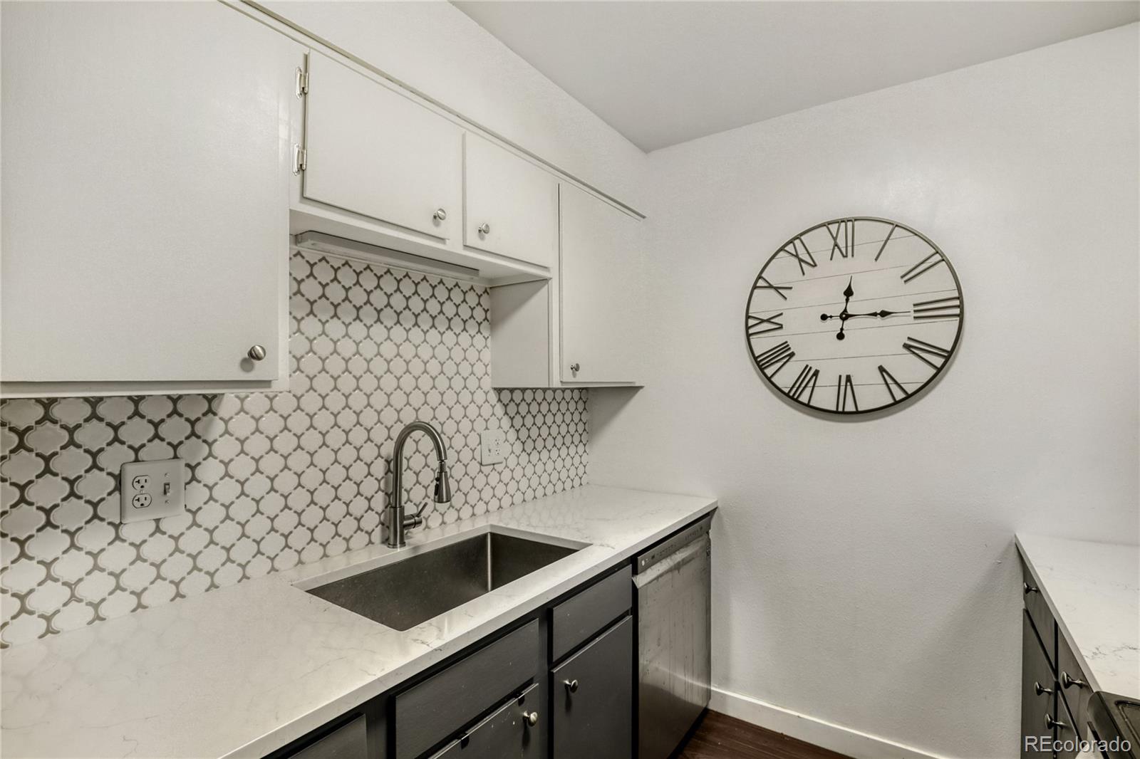 MLS Image #11 for 1313 n williams street 301,denver, Colorado