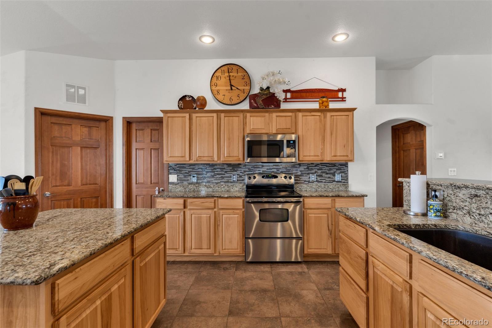 MLS Image #23 for 1408 e kiva drive,pueblo, Colorado