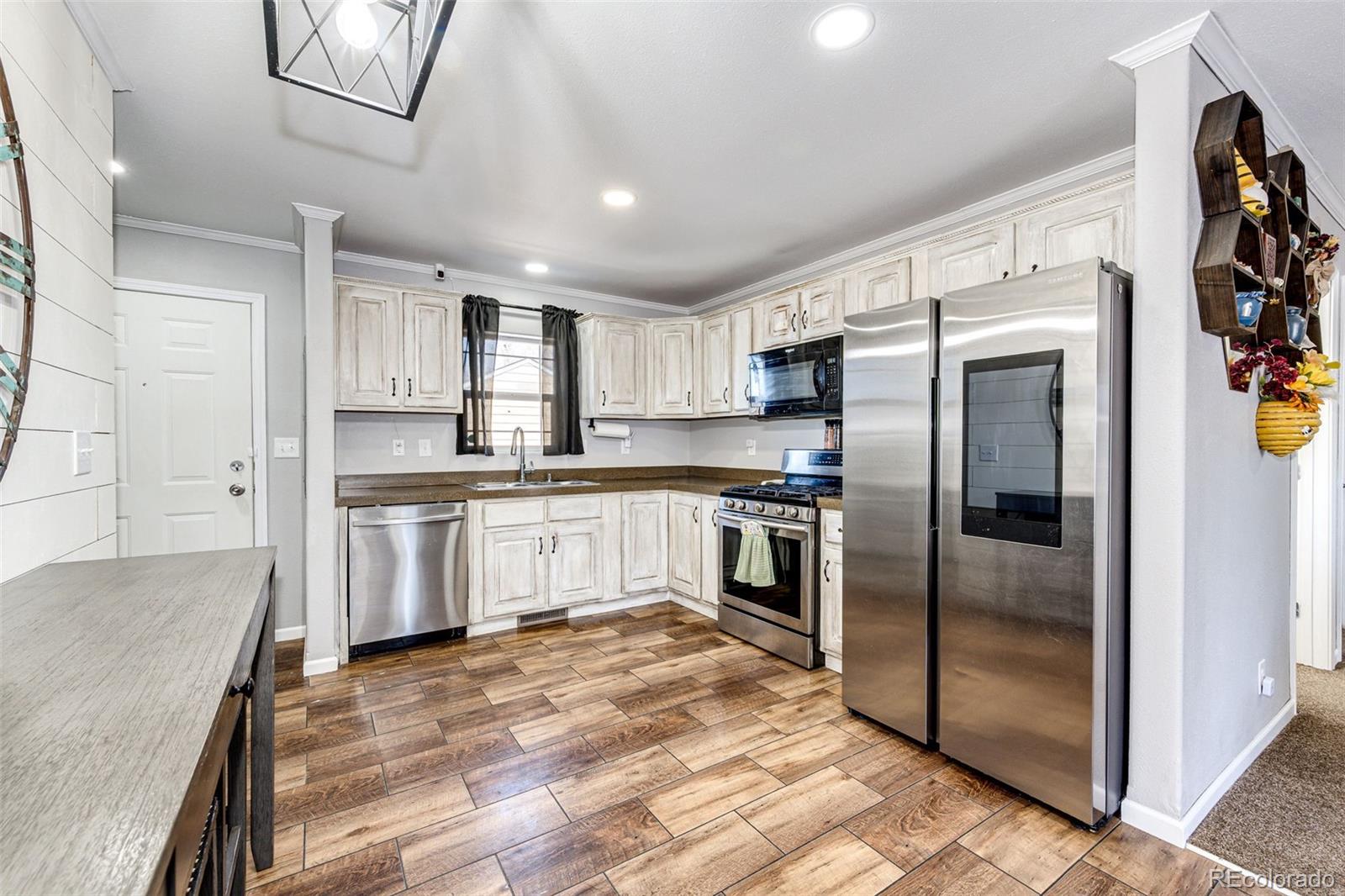 MLS Image #9 for 570  4th street,bennett, Colorado