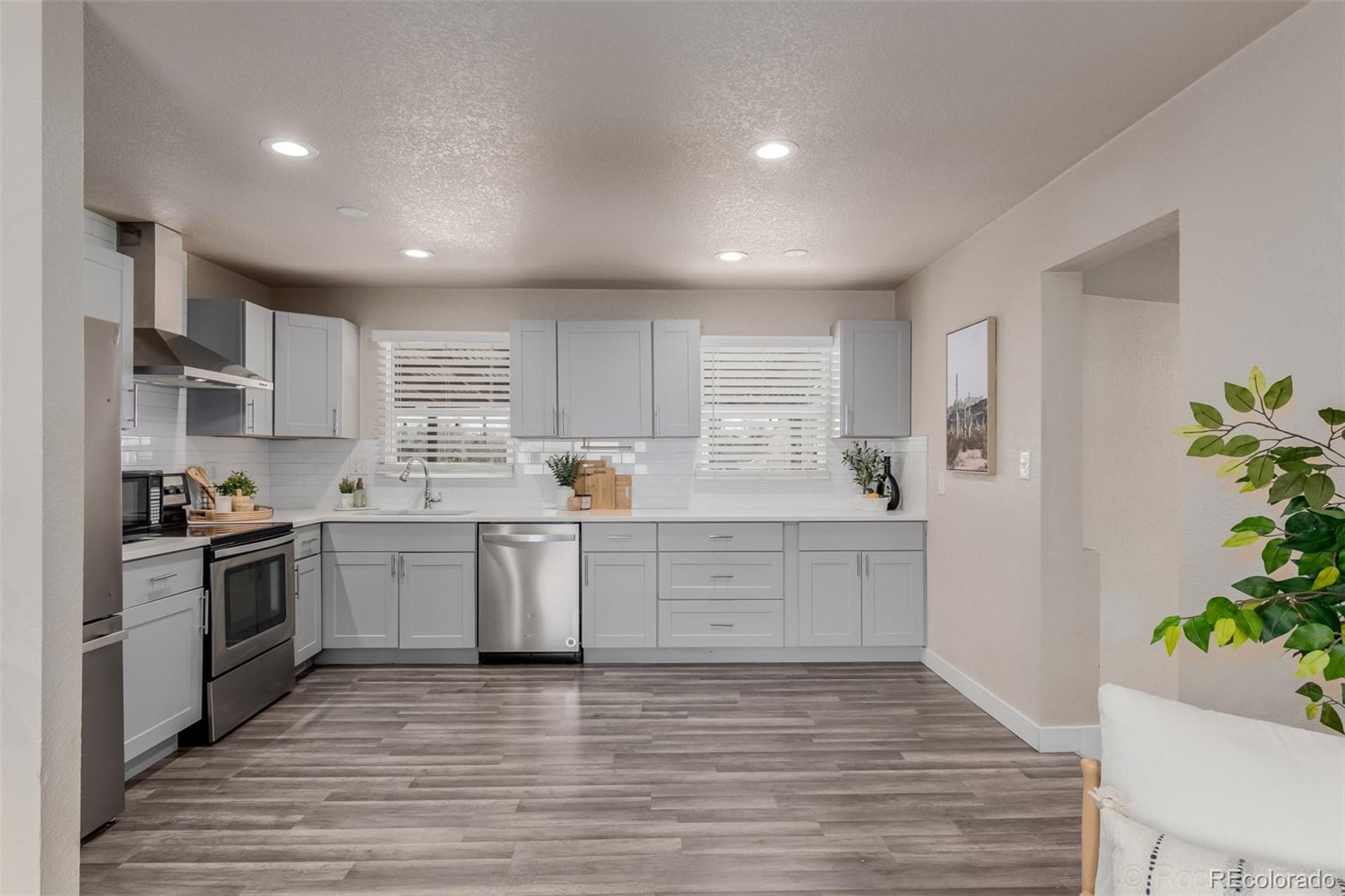 MLS Image #4 for 7380 w 12th avenue,lakewood, Colorado
