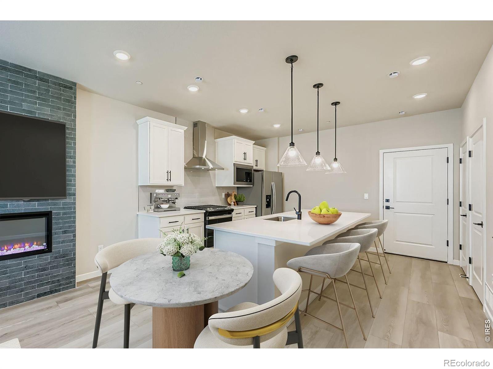 MLS Image #3 for 2819  bear springs circle,longmont, Colorado