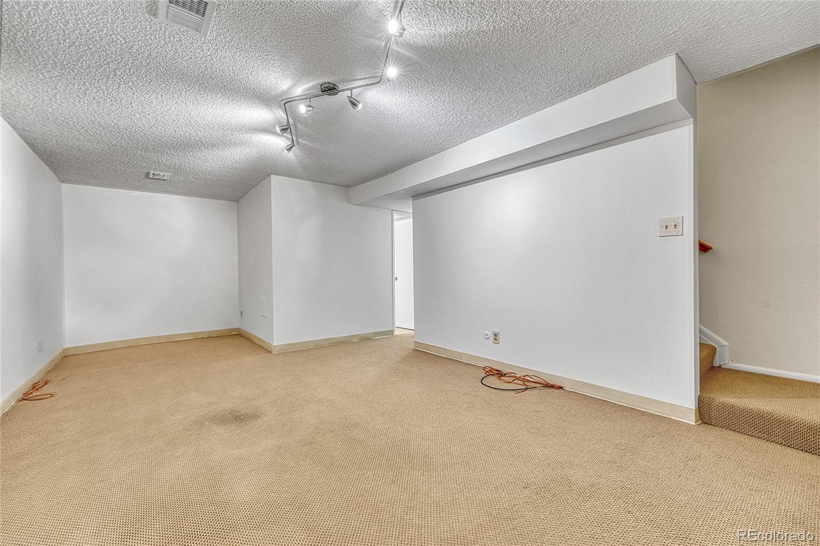 MLS Image #18 for 9276 e nassau avenue,denver, Colorado