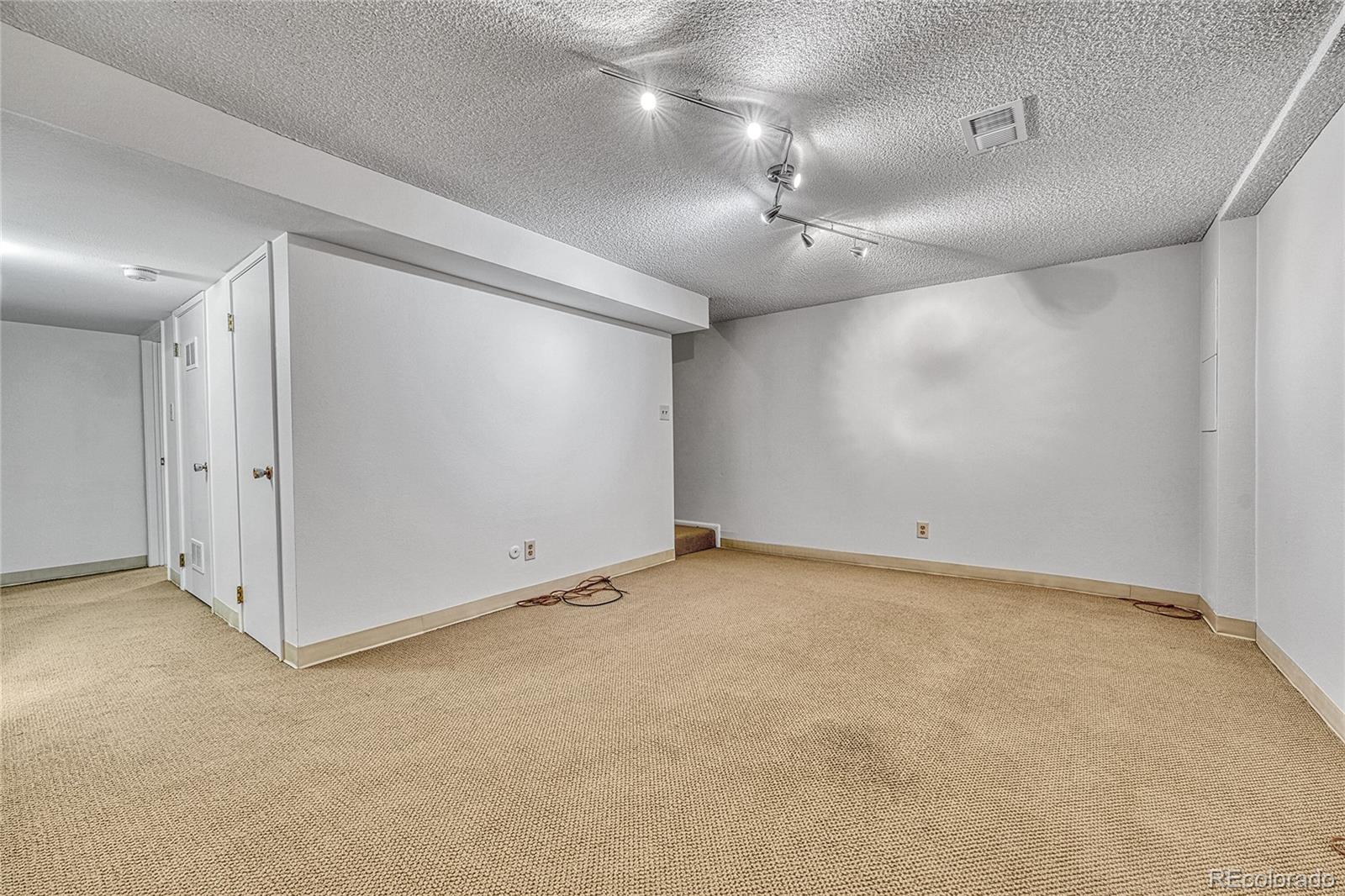 MLS Image #19 for 9276 e nassau avenue,denver, Colorado