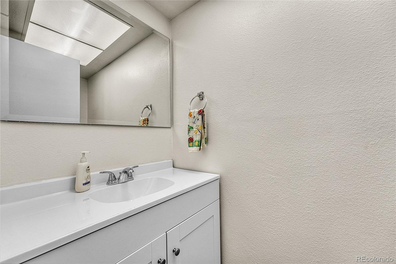 MLS Image #9 for 9276 e nassau avenue,denver, Colorado