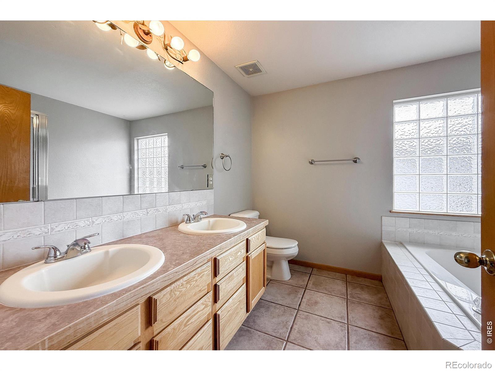 MLS Image #26 for 2215  sweetwater creek drive,fort collins, Colorado