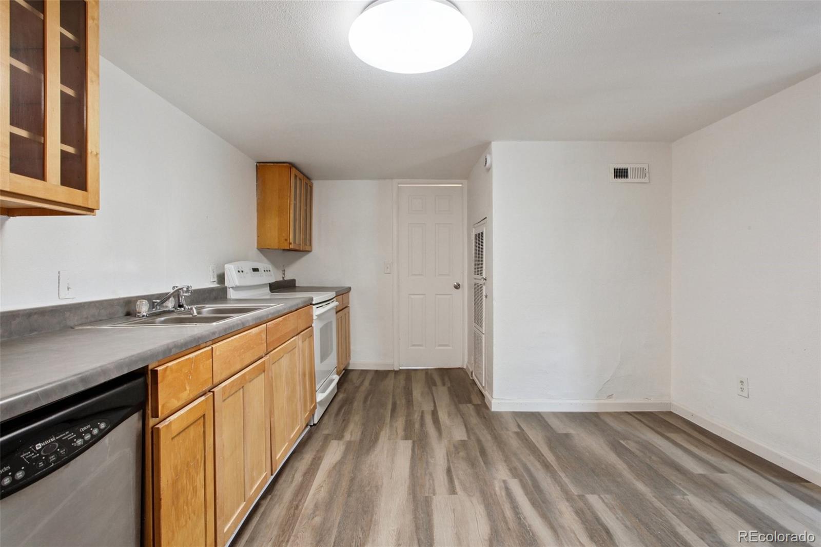 MLS Image #8 for 3200 w custer place,denver, Colorado