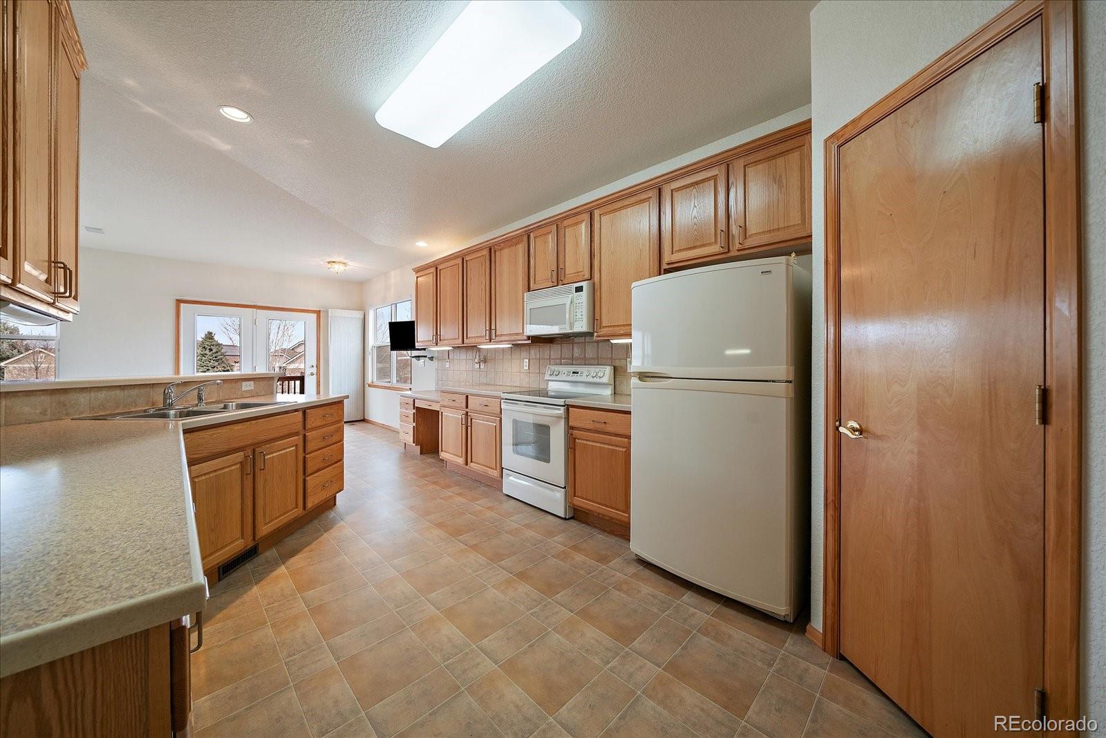 MLS Image #12 for 22885 e canyon place,aurora, Colorado