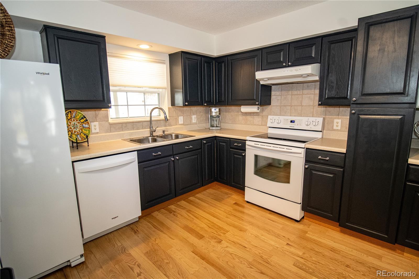 MLS Image #15 for 2752 s heather gardens way 13,aurora, Colorado