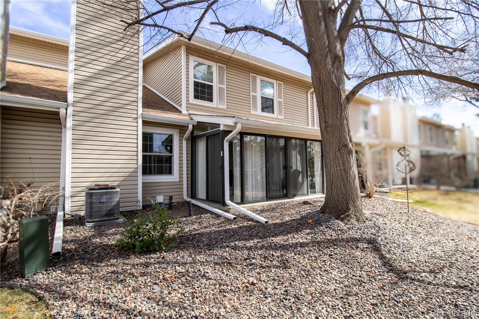MLS Image #3 for 2752 s heather gardens way 13,aurora, Colorado