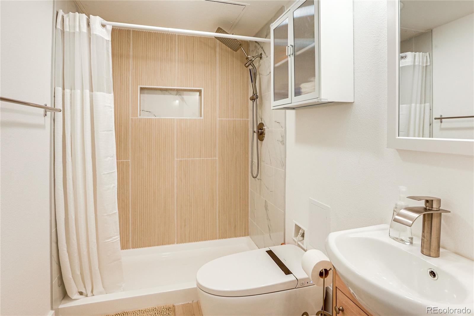 MLS Image #15 for 1020  15th street,denver, Colorado
