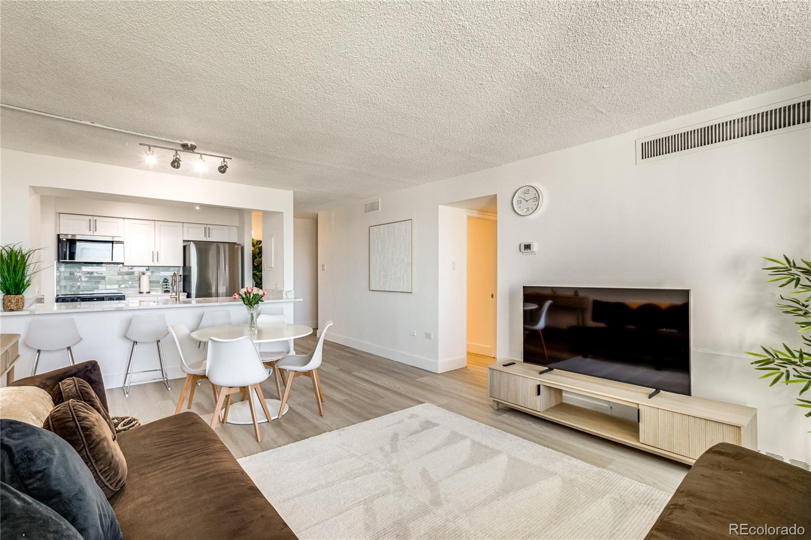 MLS Image #6 for 1020  15th street,denver, Colorado